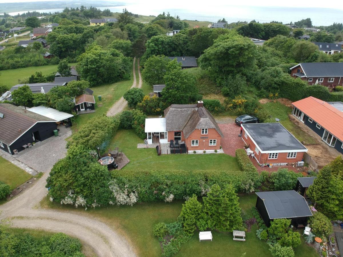 Thatched Holiday Home In Struer, Jutland With A View Exterior foto